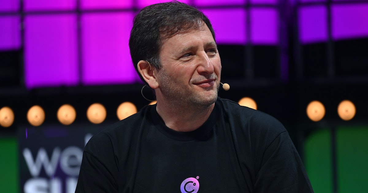 El CEO de Celsius, Alex Mashinsky, renuncia a su cargo