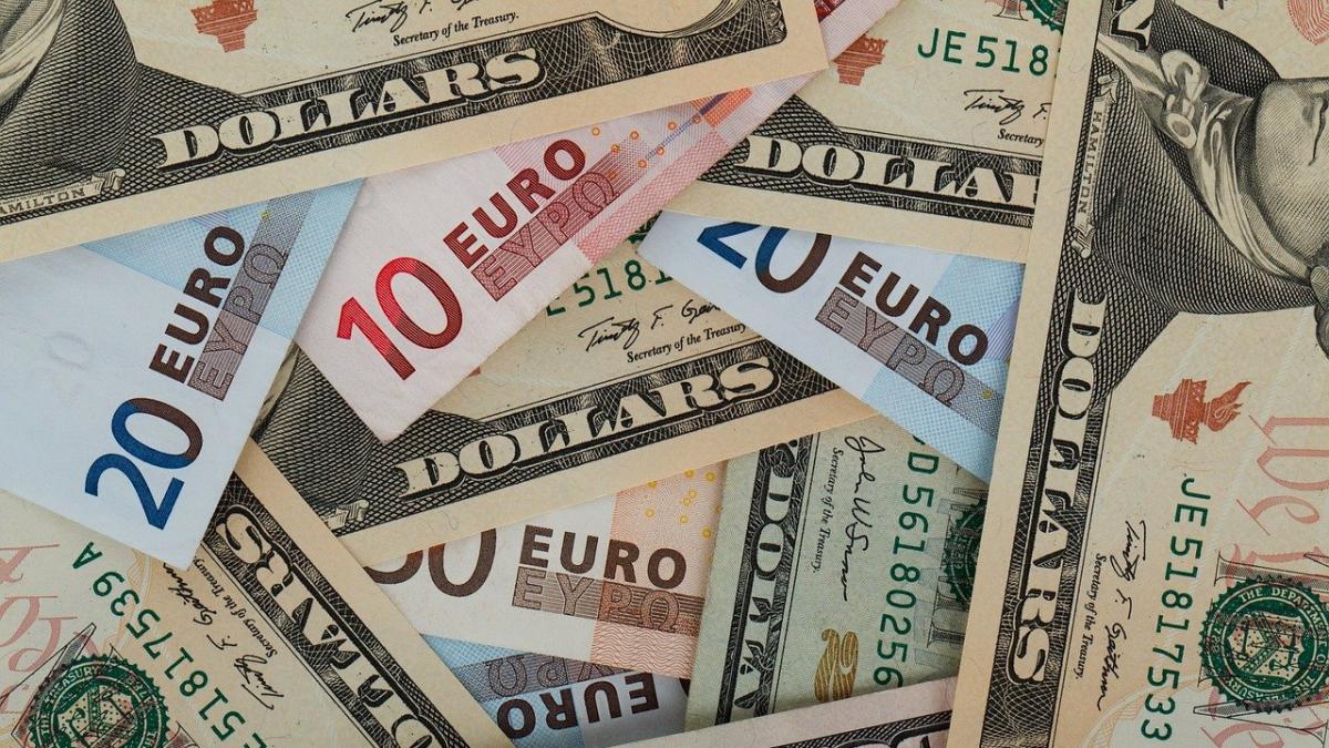 El euro pierde los 0.99$ por primera vez en 20 años.