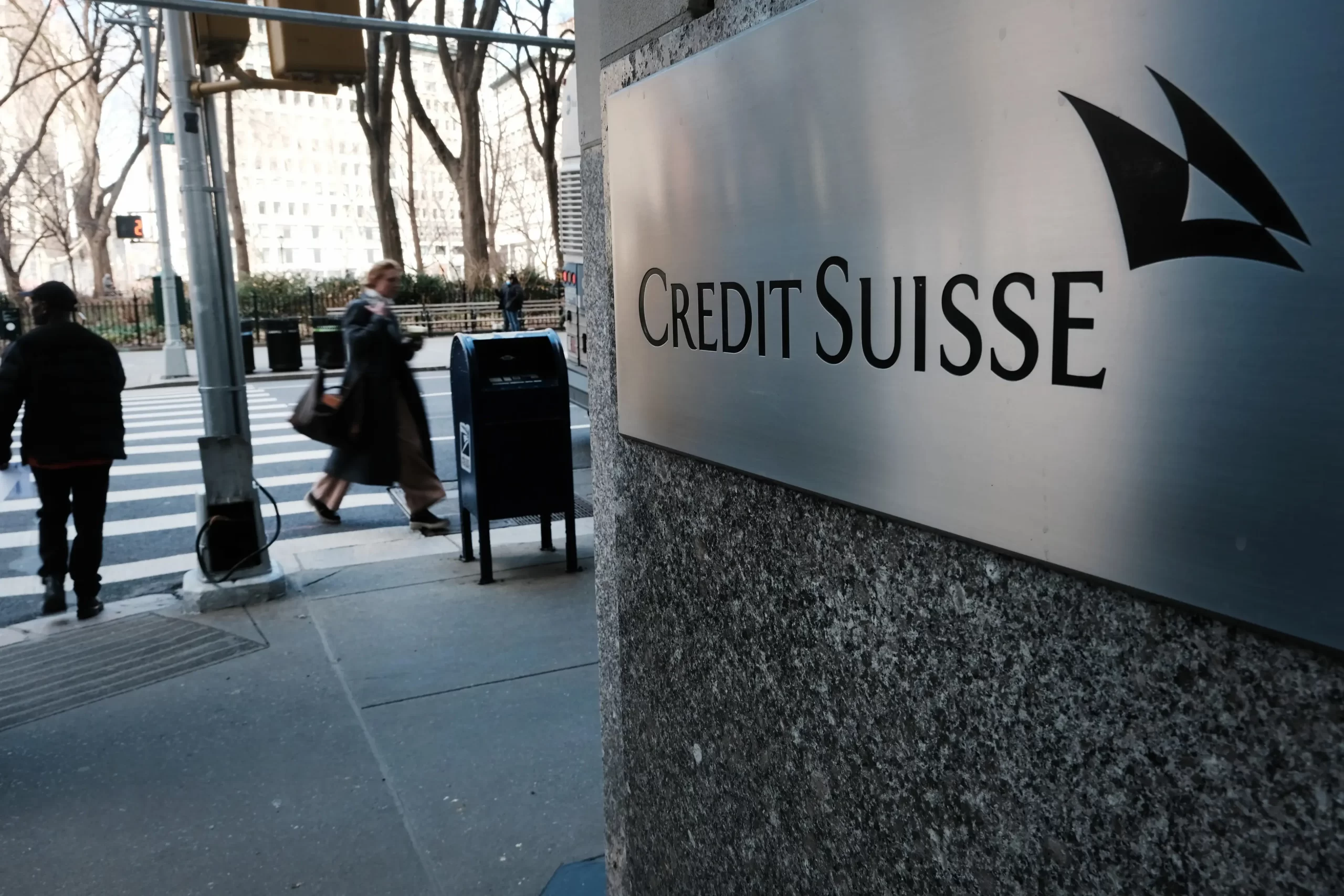 El rescate de Credit Suisse preocupa a los tenedores de bonos bancarios