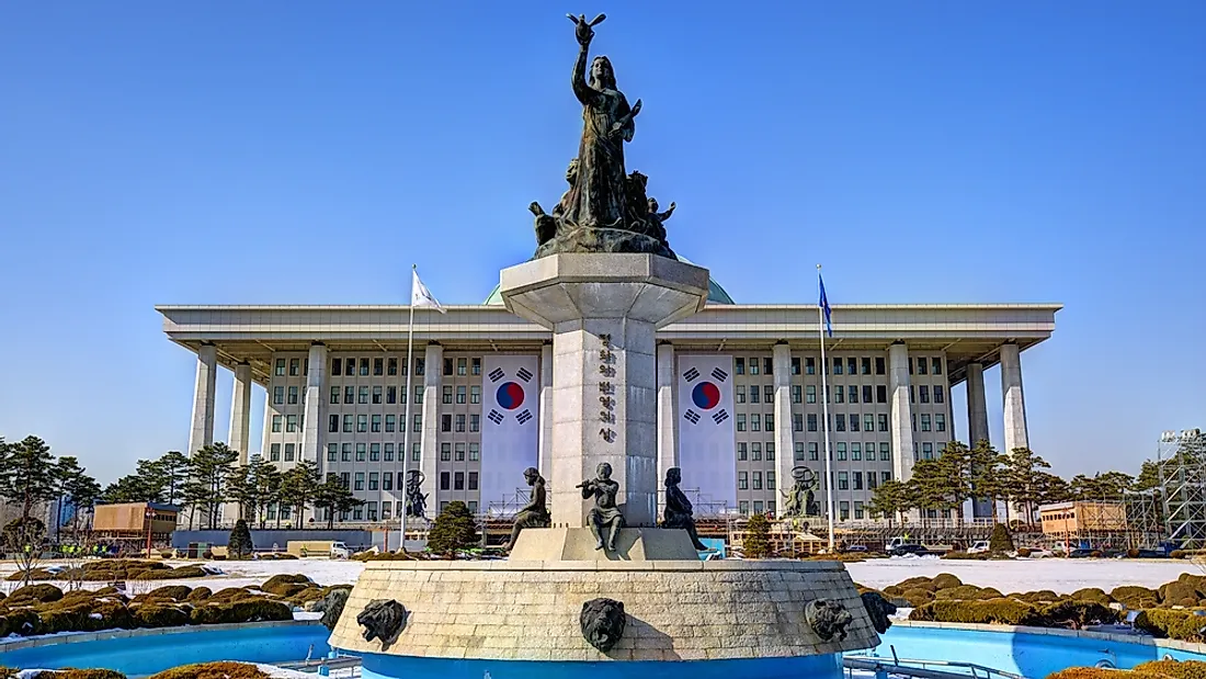 Un político de Corea del Sur dimite por supuestas inversiones masivas en criptomonedas
