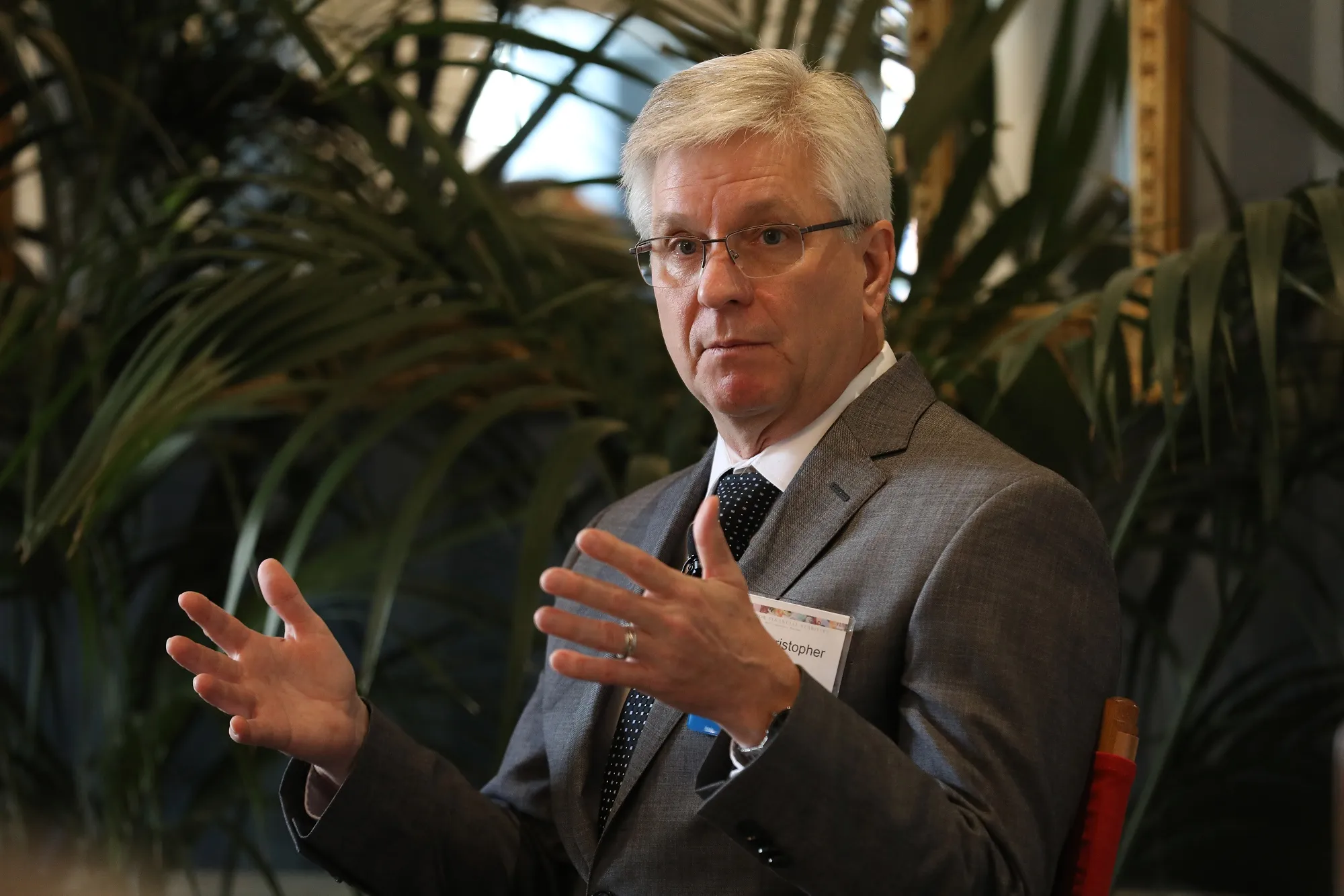 Trump elogia a Christopher Waller, candidato pro-cripto, en la carrera por la presidencia de la Fed